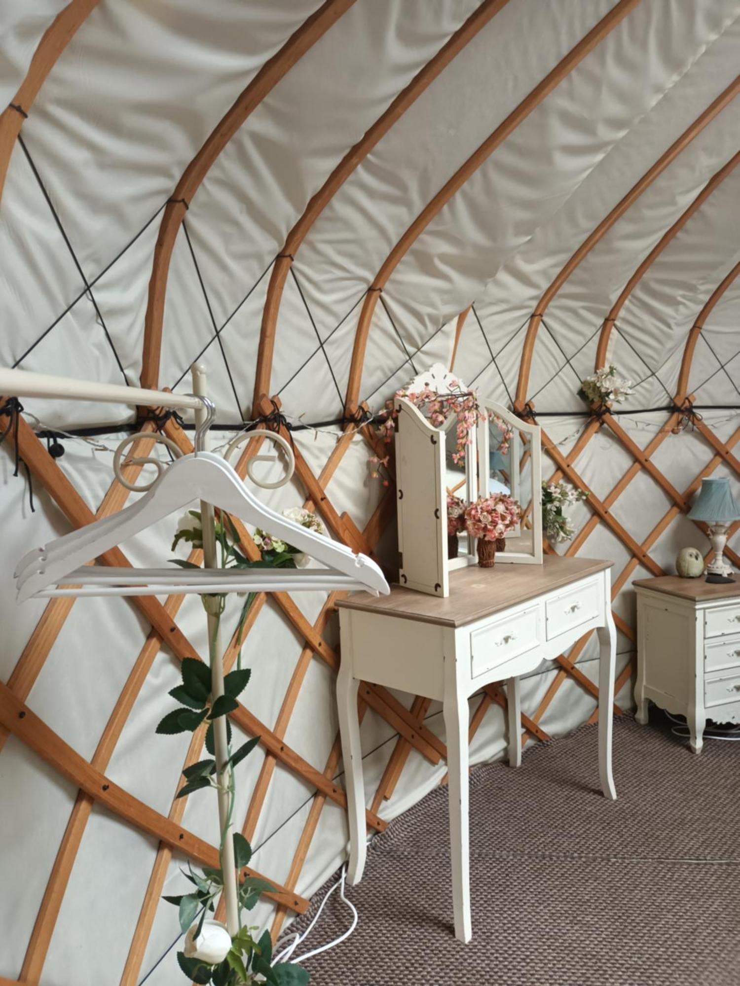 Gingerbread Cottage Yurts Dereham Exterior photo