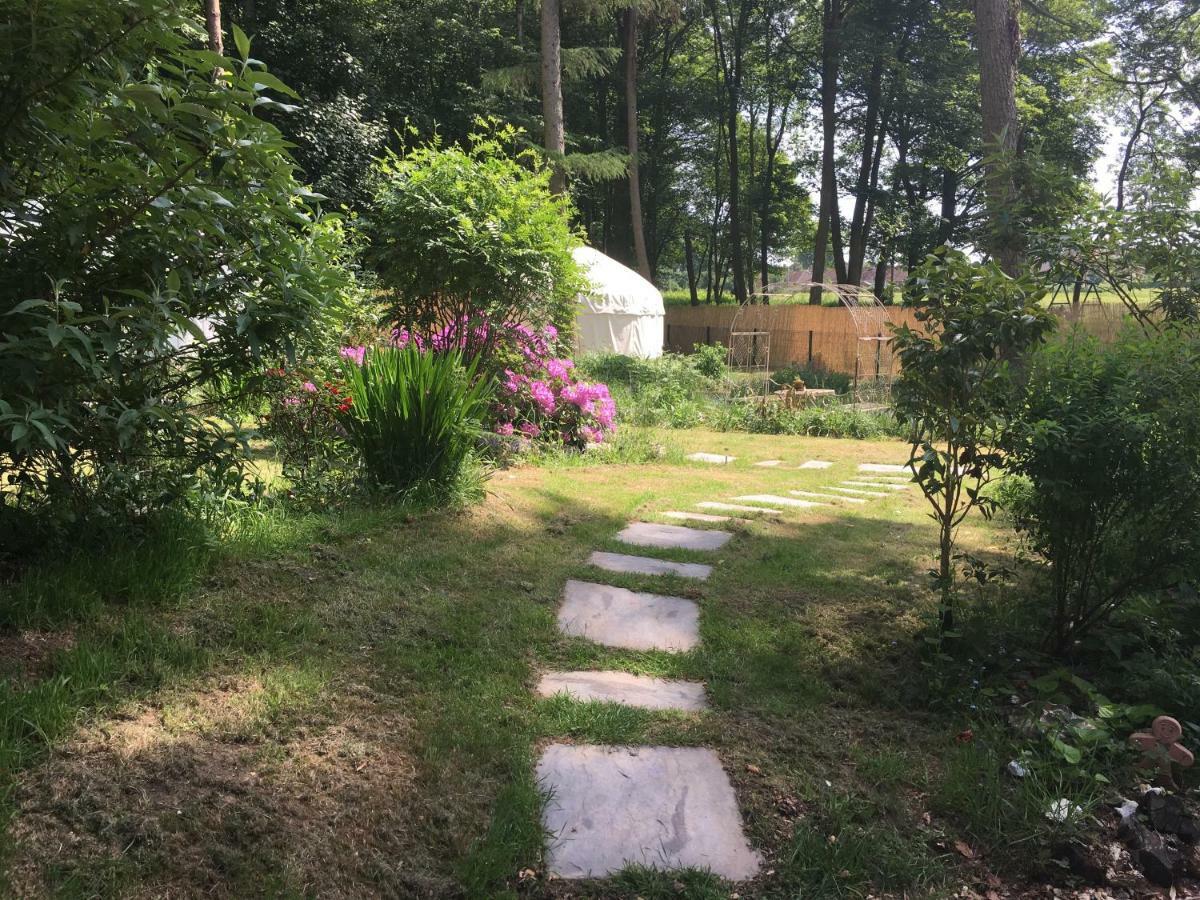 Gingerbread Cottage Yurts Dereham Exterior photo